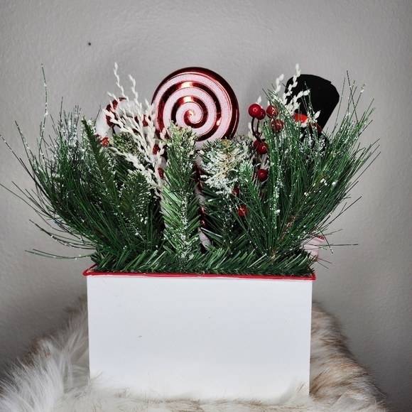 Ashland "Have yourself a merry little Christmas" table top decor. - Picture 2 of 5